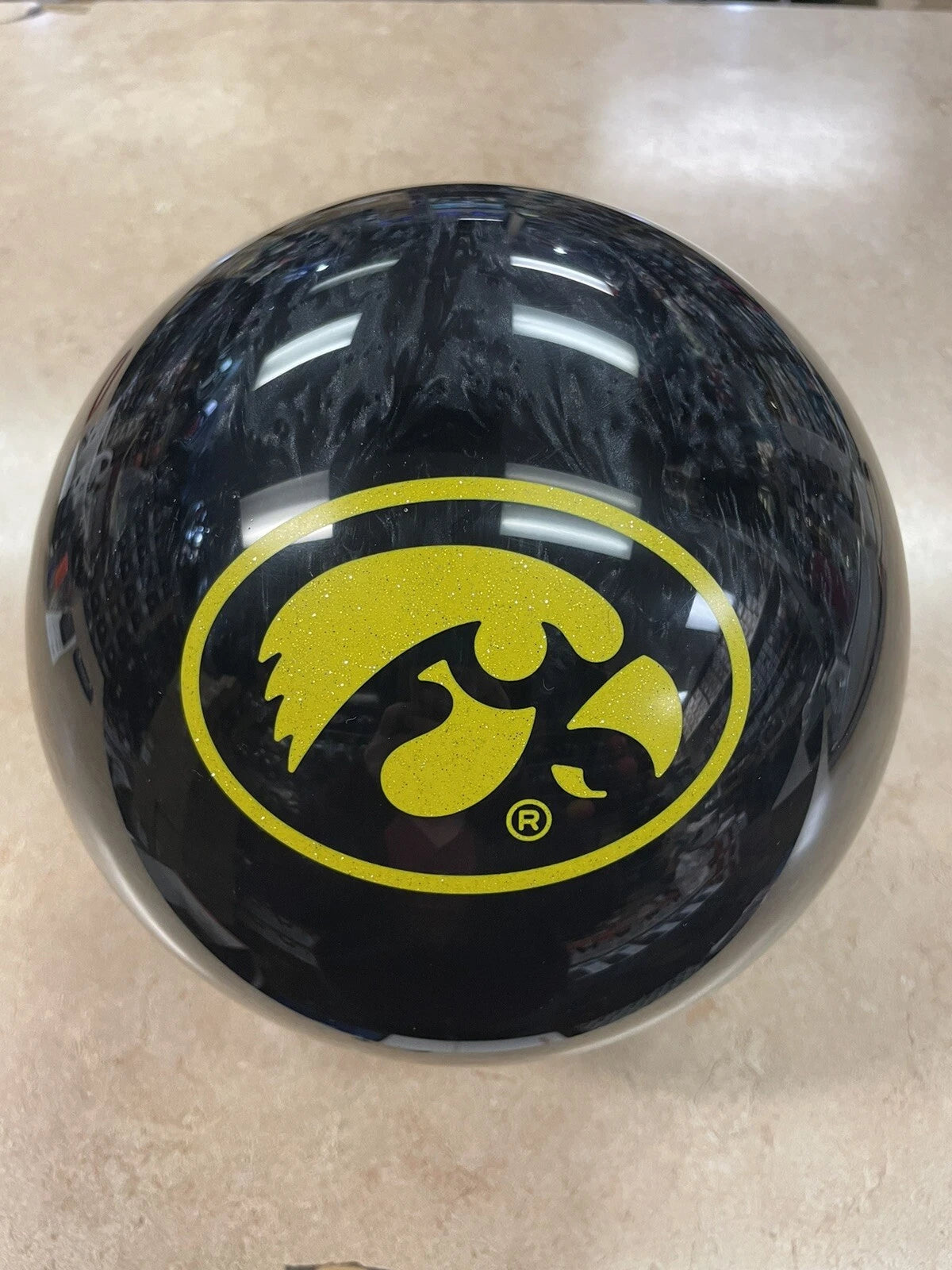 KR Strikeforce NCAA ENGRAVED IOWA HAWKEYES 1st Quality Bowling Ball New